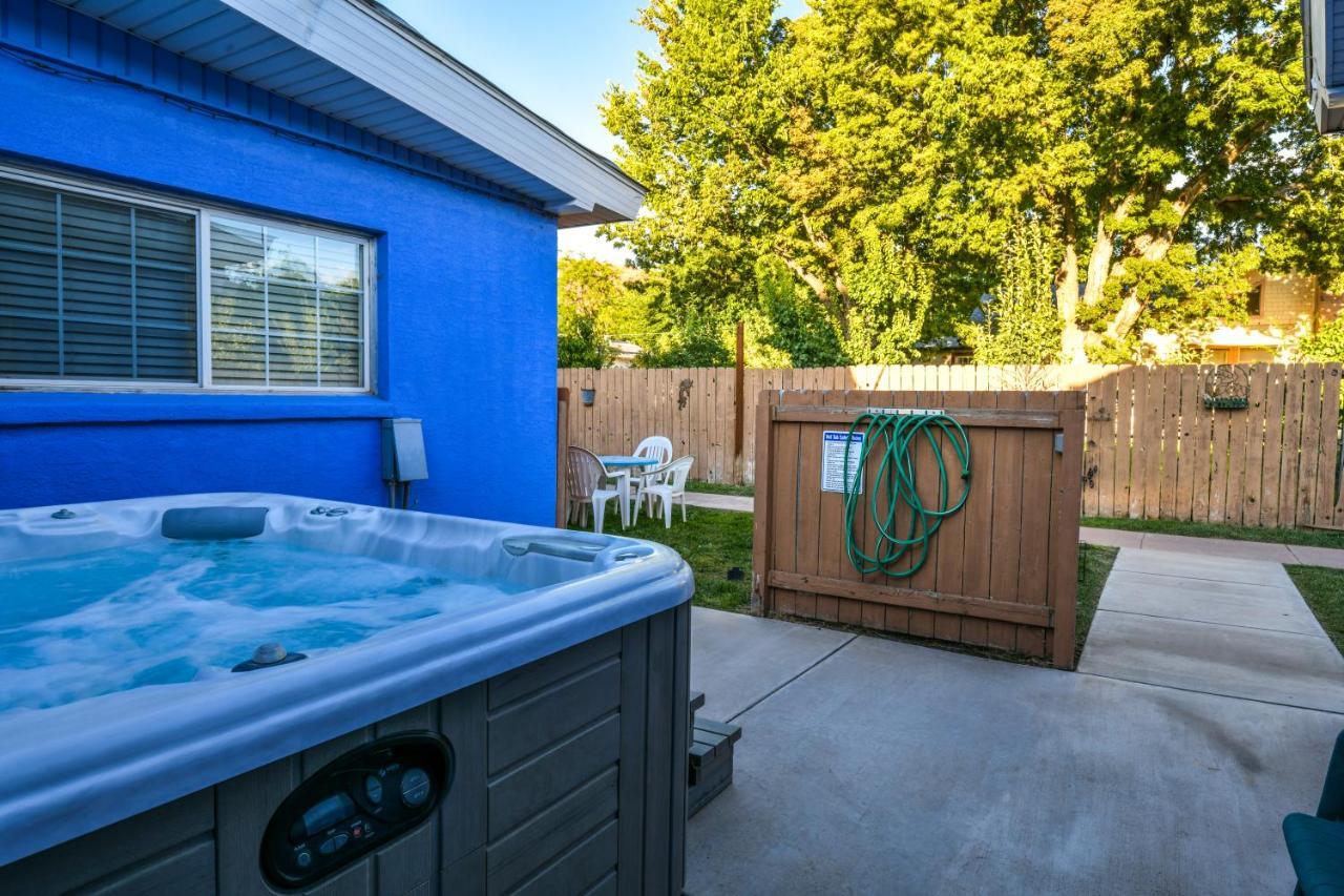 Inn 1 - Downtown 1 Bedroom Unit, Sleeps 6 With Shared Hot Tub Моуаб Екстериор снимка